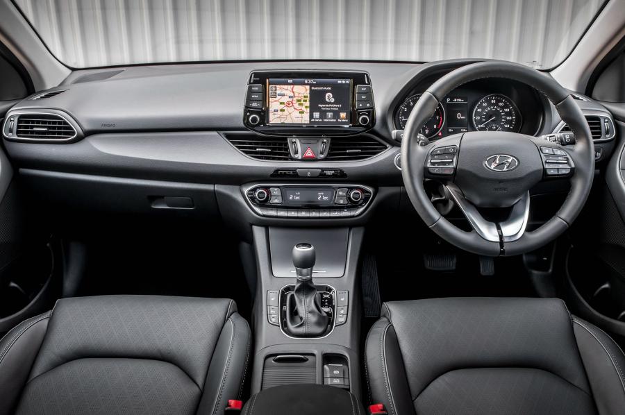 Торпедо Hyundai i30 Tourer Go! SE (PD) 2018 года  (UK) (фото 26 из 40)